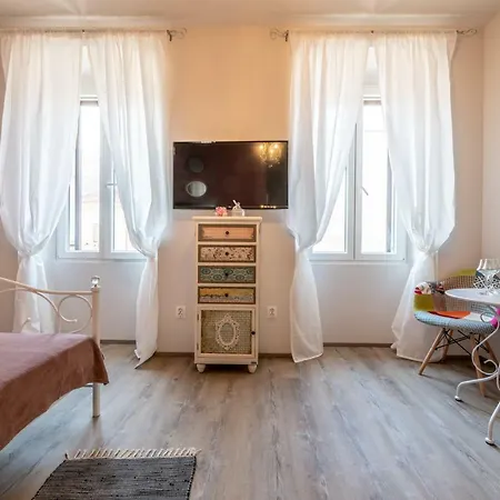 Apartment Old Romantic 3 *