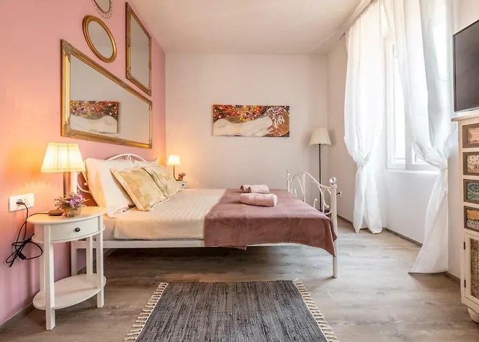 Old Romantic 3 Apartman