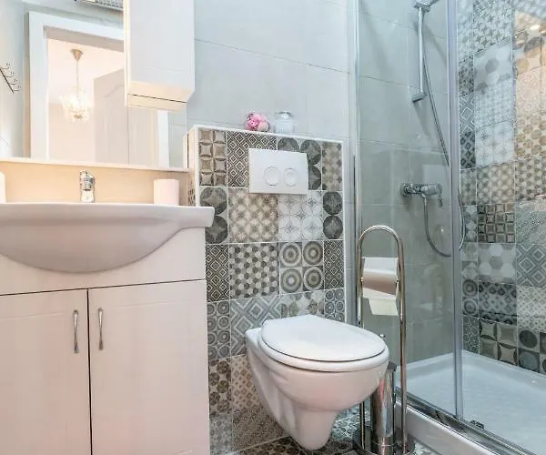 Old Romantic 3 Apartman Pula