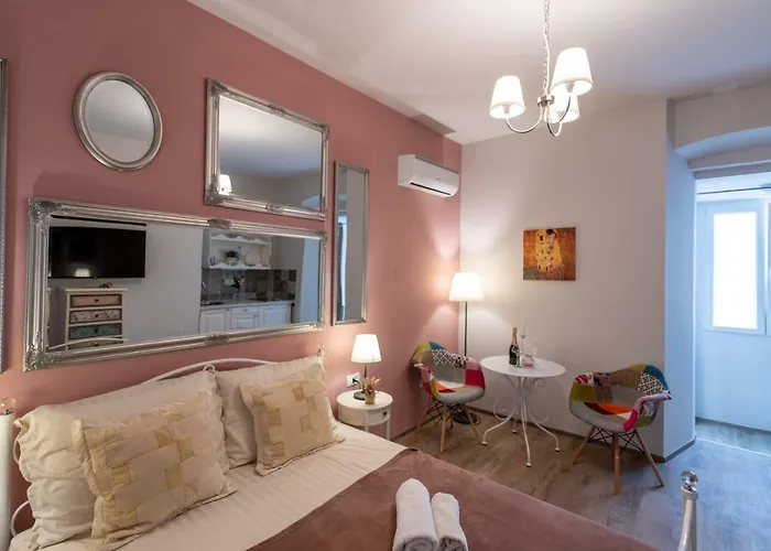 Old Romantic 3 Apartman Pula