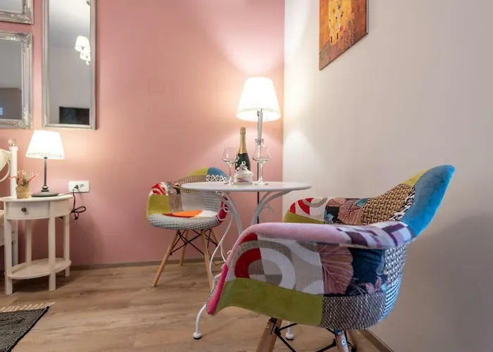 Old Romantic 3 아파트